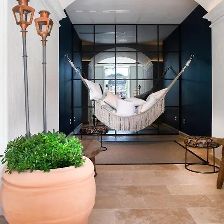 Riva Marina Hvar מלון חוואר