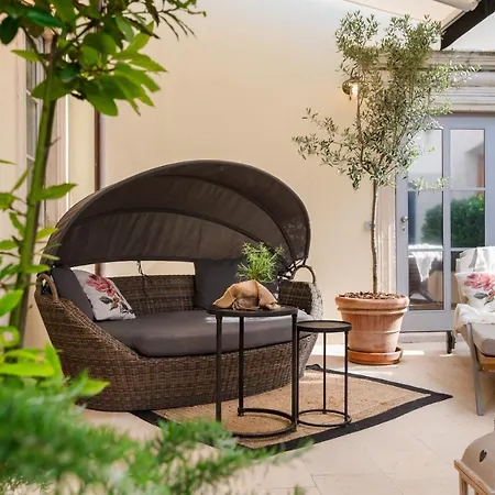 Riva Marina Hvar 4* חוואר