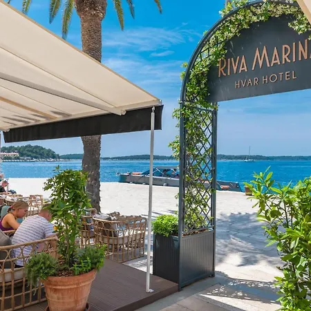 Riva Marina Hvar חוואר