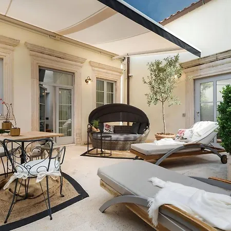 Riva Marina Hvar מלון חוואר