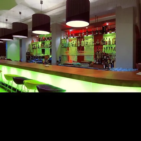 Riva Marina Hvar מלון חוואר