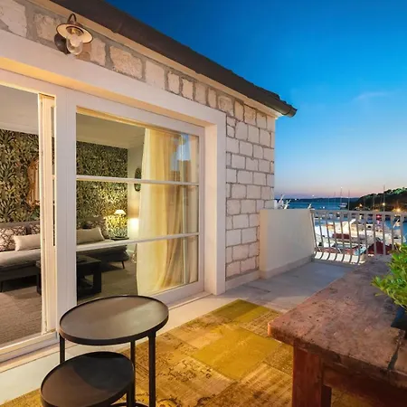 Готель Riva Marina Hvar Хвар