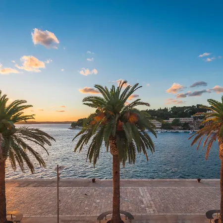 Riva Marina Hvar Готель