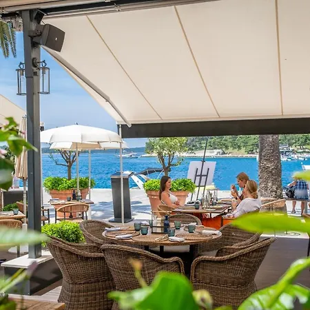 Riva Marina Hvar 4* Хвар