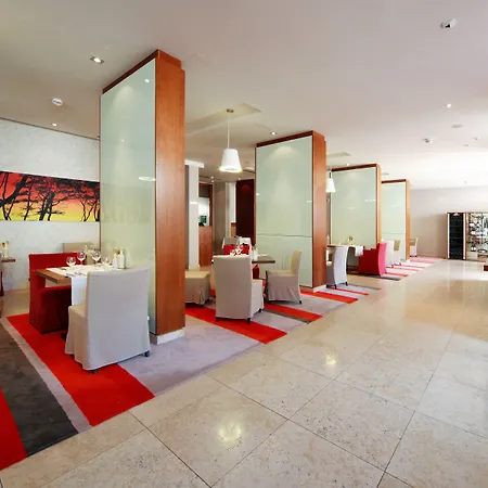 Riva Marina Hvar Хвар