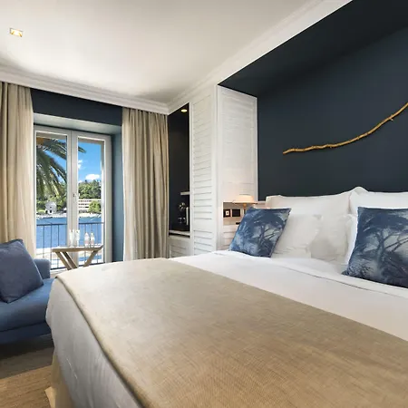 Riva Marina Hvar Хвар