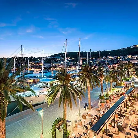 Riva Marina Hvar Hvar Town
