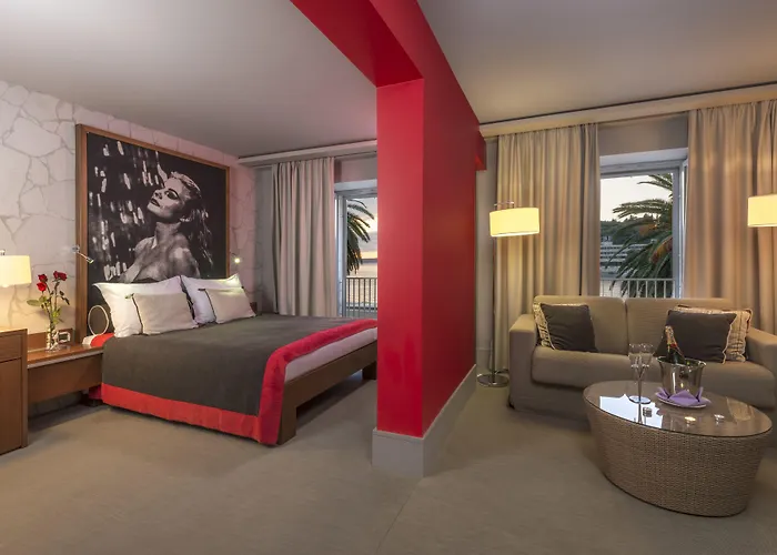 Otel Riva Marina Hvar 4*