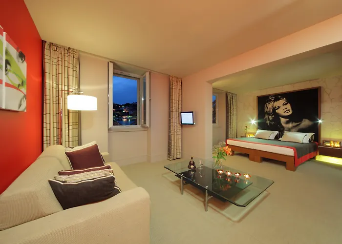 Riva Marina Hvar Otel